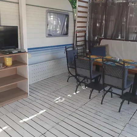 Κάμπινγκ Camping Goldfish Σωζόπολη