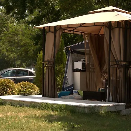 Camping Goldfish Κάμπινγκ Σωζόπολη